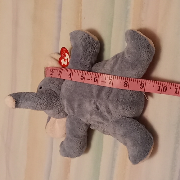 NWT Vintage "WINKS", The Elephant from the TY PLUFFIES COLLECTION. - Picture 8 of 9